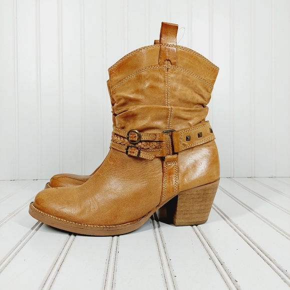 Steve Madden Leather Tan Buckle Strap Detail Slouchy Block Heel Ankle Boots D793 - Picture 1 of 14